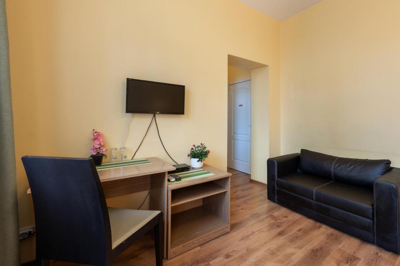 Spare Hotel And Bowling ريغا المظهر الخارجي الصورة