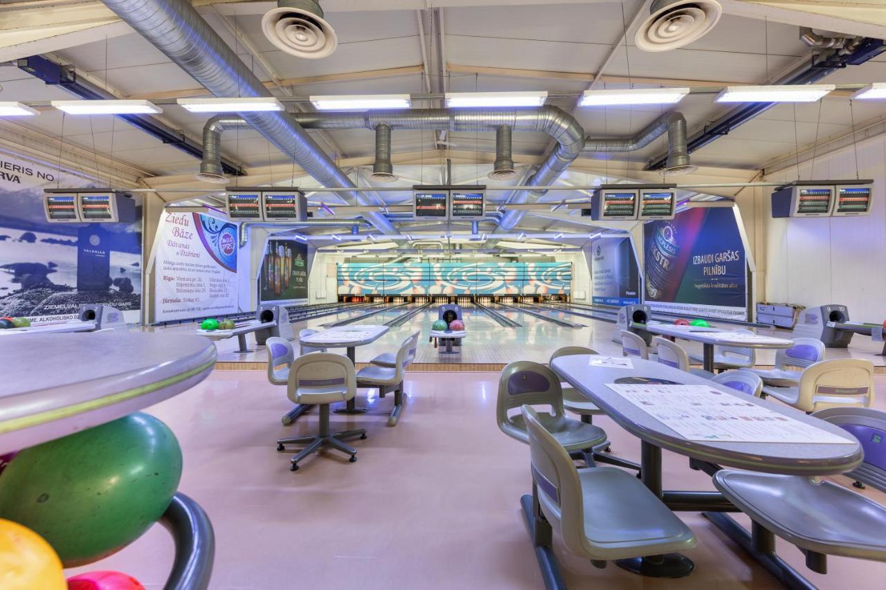 Spare Hotel And Bowling ريغا المظهر الخارجي الصورة