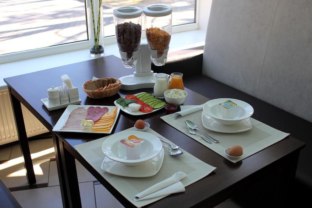 Spare Hotel And Bowling ريغا المظهر الخارجي الصورة